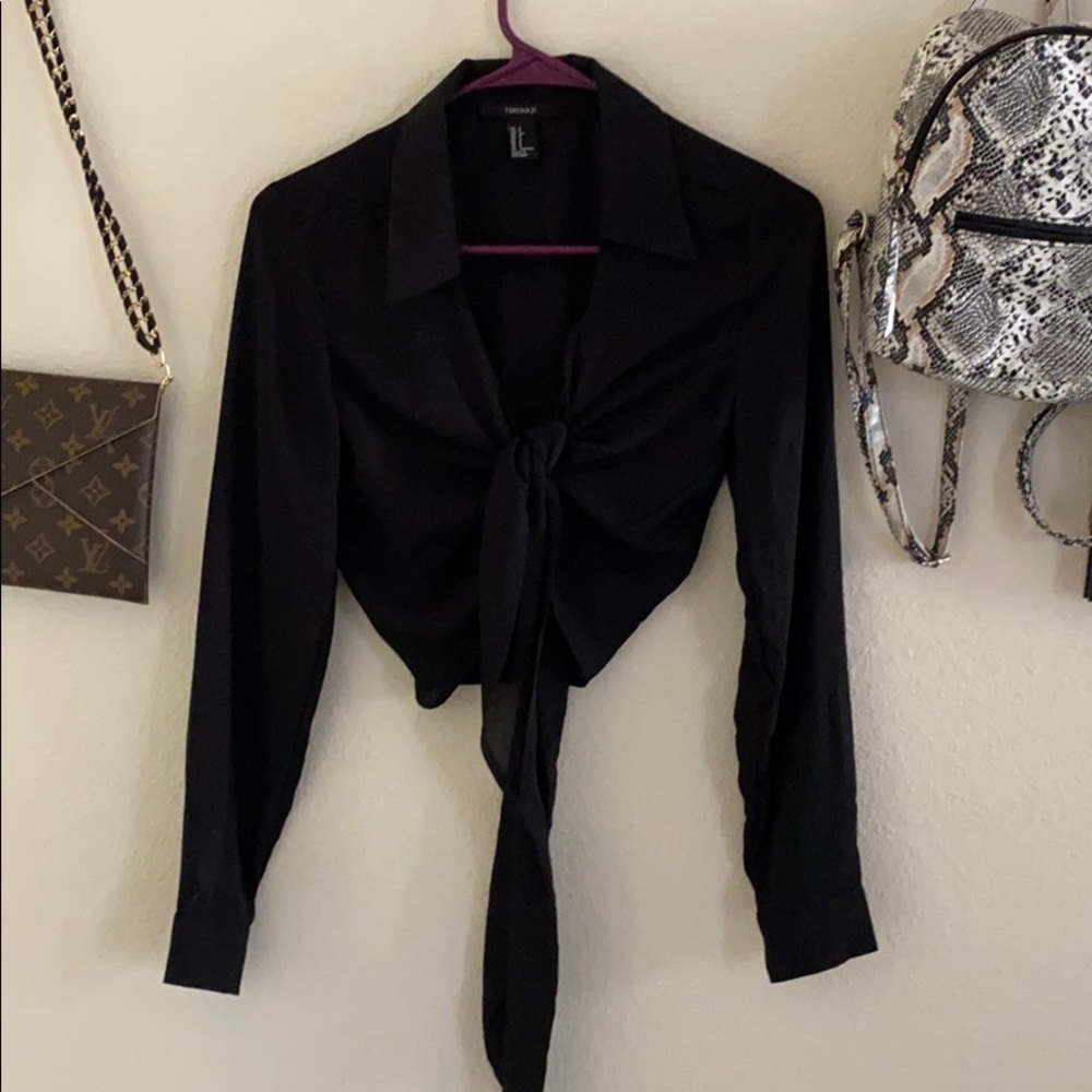 Front tie top